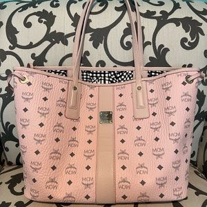 Great Condition Like New MCM Pink Reversible Liz Shopper in Visetos